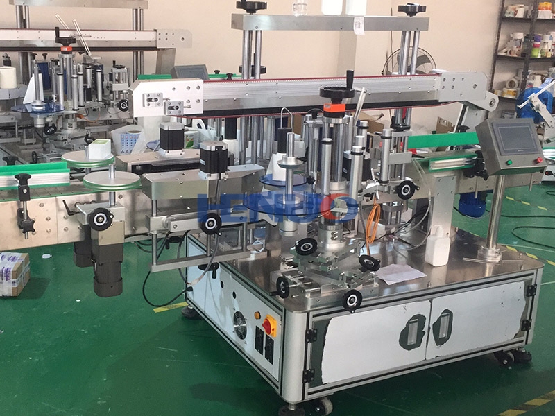 Combo bottle labeling machine