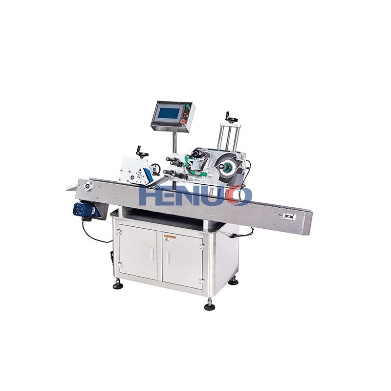 Horizontal type bottle labeling machine